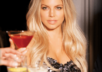 Cantora Fergie Arremata Jóia por 70 Mil Reais!