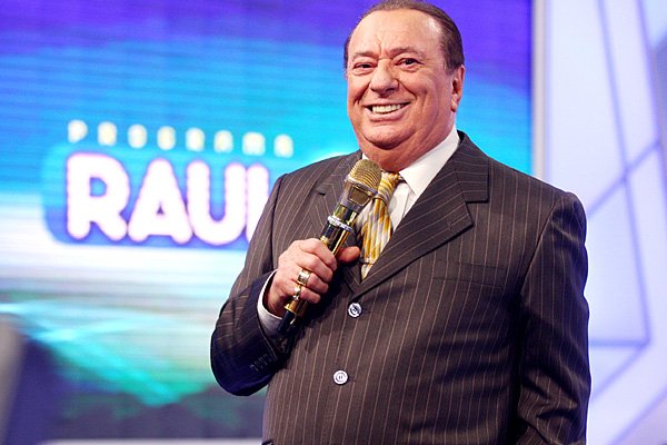 Raul Gil recusa convite para participar do “Domingo da Gente”, da Record