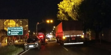 Mulher tem perna amputada após ser atropelada por caminhão em Limeira