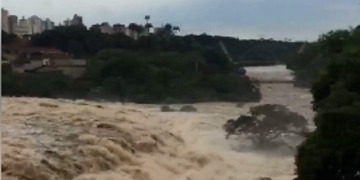 Em menos de 24 horas, rio Piracicaba perde meio metro de profundidade
