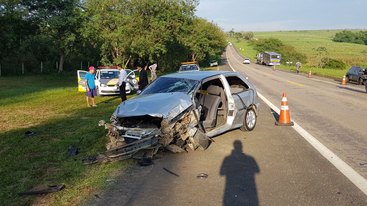 Acidente com ônibus escolar deixa quatro feridos em Capivari