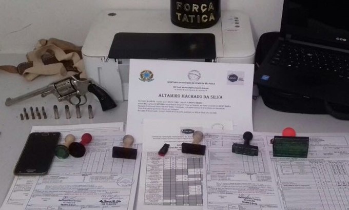 Homem é preso em Sorocaba suspeito de falsificar diplomas escolares