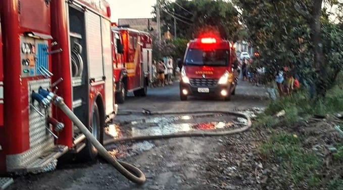 Mulher coloca fogo em sua própria casa, na periferia de Piracicaba