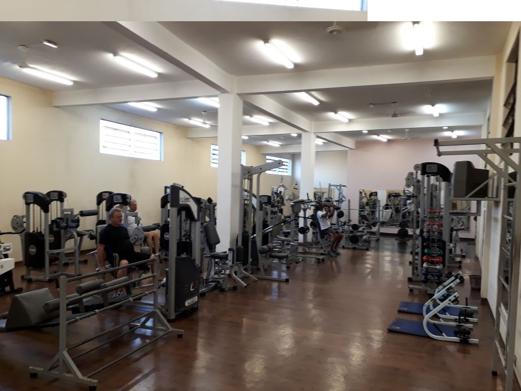 Academia abre musculação gratuita para terceira idade, em Piracicaba