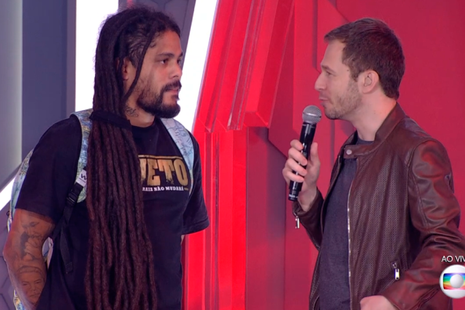 E quem saiu do BBB 18 desta vez foi Viegas, com 57,64% dos votos