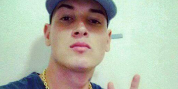 Jovem morre após ser atingido por quatro tiros