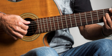 Carlinhos Vergueiro se apresenta no SESI Piracicaba neste sábado (01)