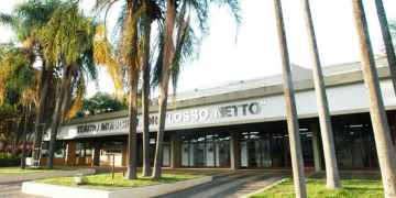 Teatro Municipal Dr. Losso Netto reabre neste domingo