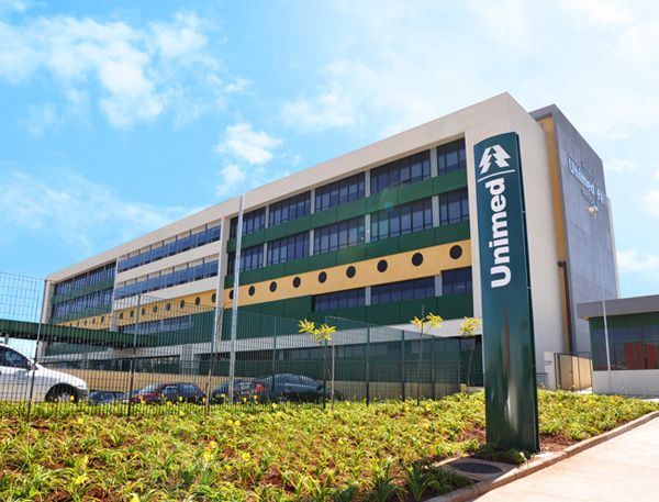 Homem sob efeito de drogas atenta contra a própria vida em Piracicaba (SP)