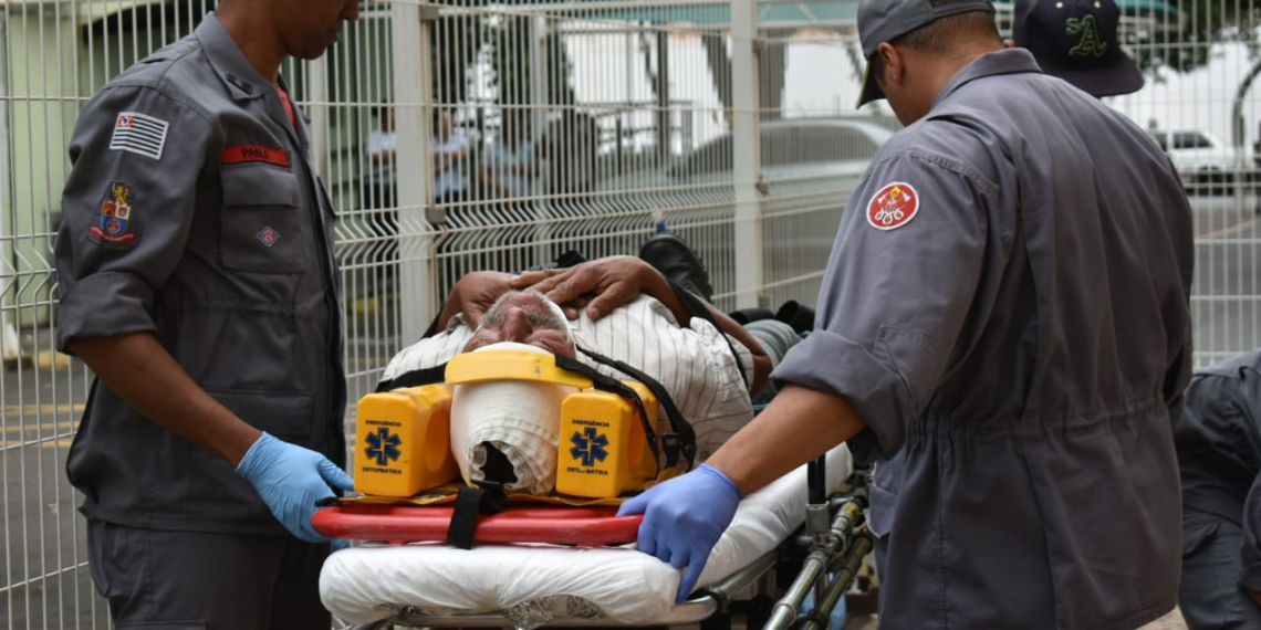 Morador de rua é agredido a pauladas nesta manhã em Piracicaba
