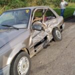 Colisão entre carro e caminhão deixa vítima de 61 anos ferida