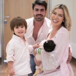 Ex BBB Adriana Sant’Anna mostra pela primeira vez foto de sua filha Linda