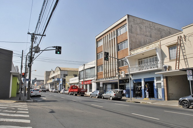 Avenidas Rui Barbosa e Mário Sergio Gabardo receberão nova iluminação