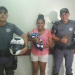 Bebê de 21 dias engasga e é salvo por policiais militares