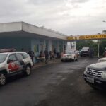 Homem é morto ao tentar atacar policiais com facão