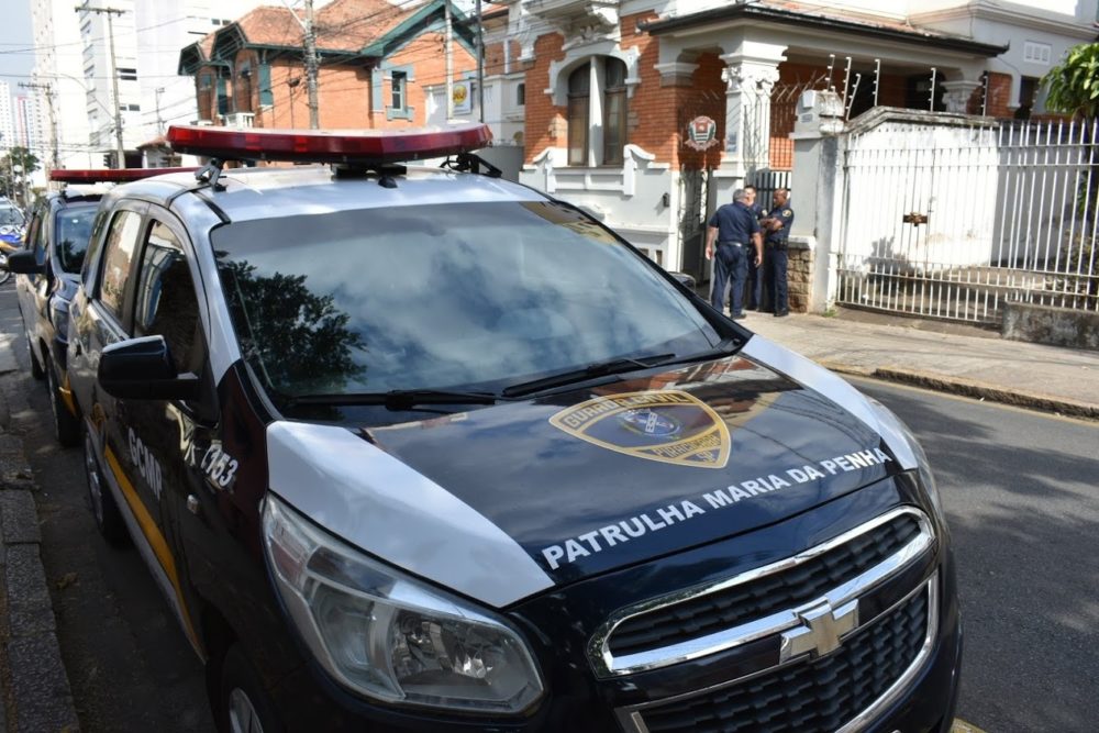 Homem é preso após agredir esposa grávida