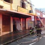Incêndio destrói loja de tecidos no centro de Piracicaba