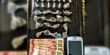 Denúncia leva PM a mulher com drogas em Elias Fausto