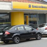 Polícia Militar impede roubo em agência bancária e prende três criminosos