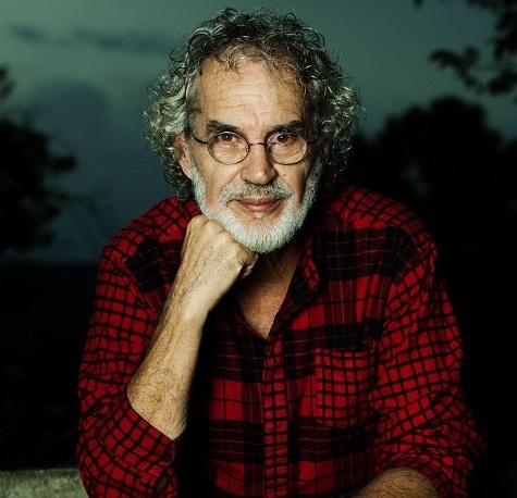 Renato Teixeira se apresenta neste sábado (16) no Teatro Dr. Losso Netto