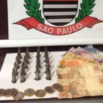 Polícia Civil apreende drogas e detém suspeito de tráfico em bairro de Capivari