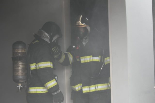 Em Piracicaba, incêndio a residência mobiliza três viaturas dos bombeiros