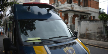 Em Piracicaba, indivíduo é preso dentro de ônibus por importunar adolescente de 17 anos