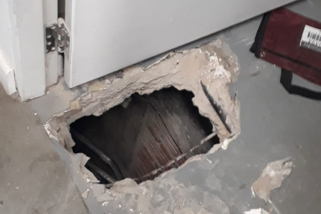 Criminosos fazem buraco no chão de agência bancária em Rafard
