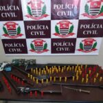 Polícia Civil encontra armas e munições em residência no Bairro Santo Antônio