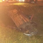 Casal de idosos fica ferido após capotamento em rodovia de Saltinho