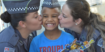 Em Piracicaba, menino de sete anos realiza sonho de comemorar aniversário no quartel da Polícia Militar