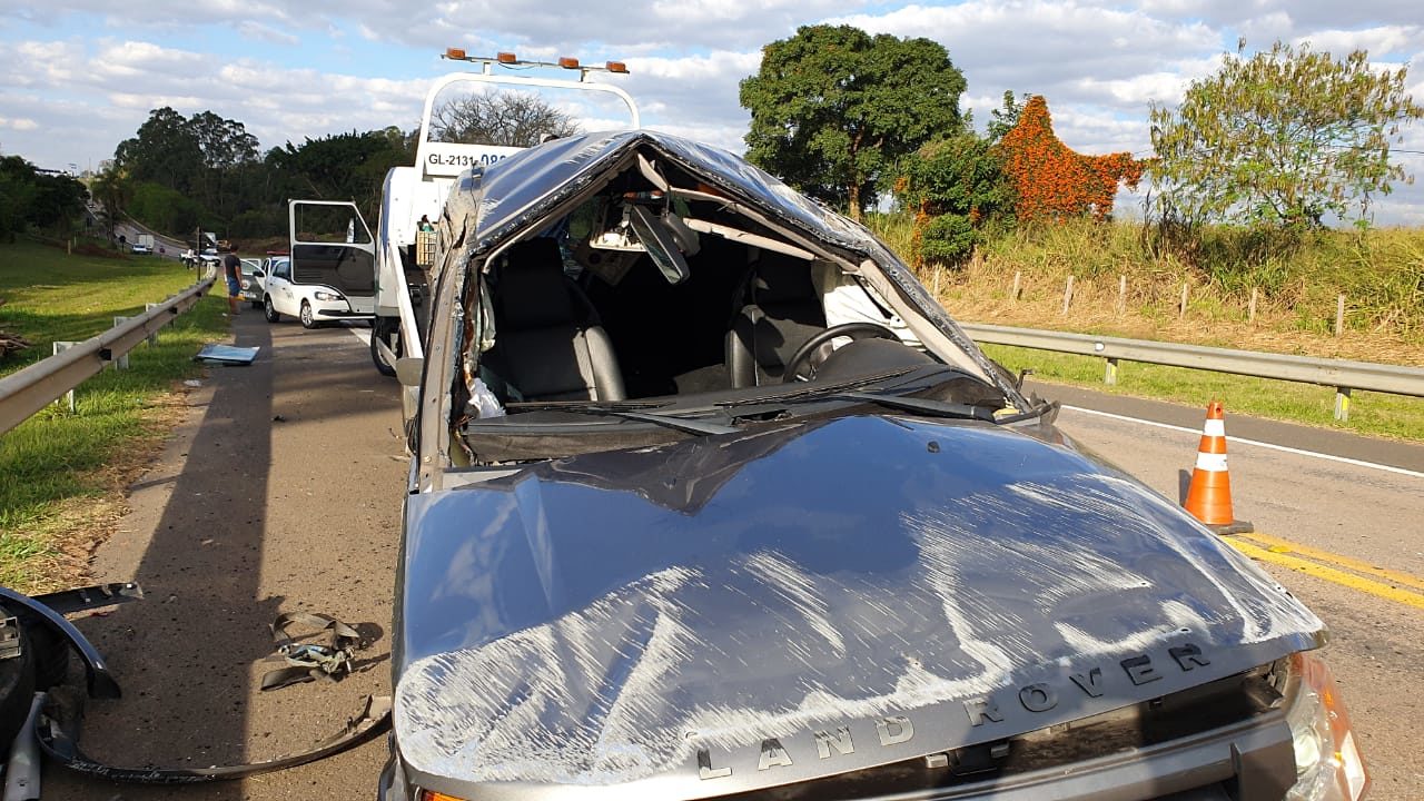 Cinco pessoas ficam feridas após grave acidente em rodovia de Monte Mor