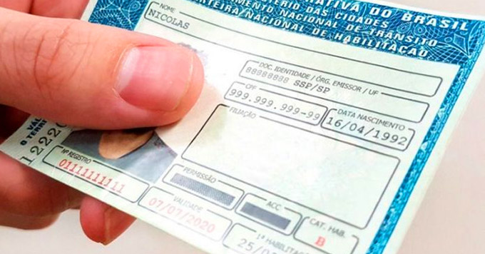Projeto de lei que altera CNH deve ser apresentado por Bolsonaro nesta terça (04)