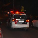 Homem é preso pela PM após agredir esposa com carregador de celular, em Capivari