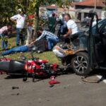Em Piracicaba, grave acidente de trânsito deixa motoqueiro ferido e carro destruído