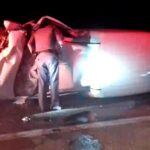 Motorista fica gravemente ferido após acidente entre furgão e caminhão em Rio das Pedras