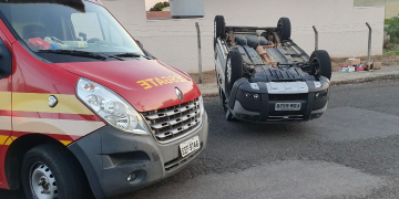 Criança fica ferida após capotamento em cruzamento de Capivari