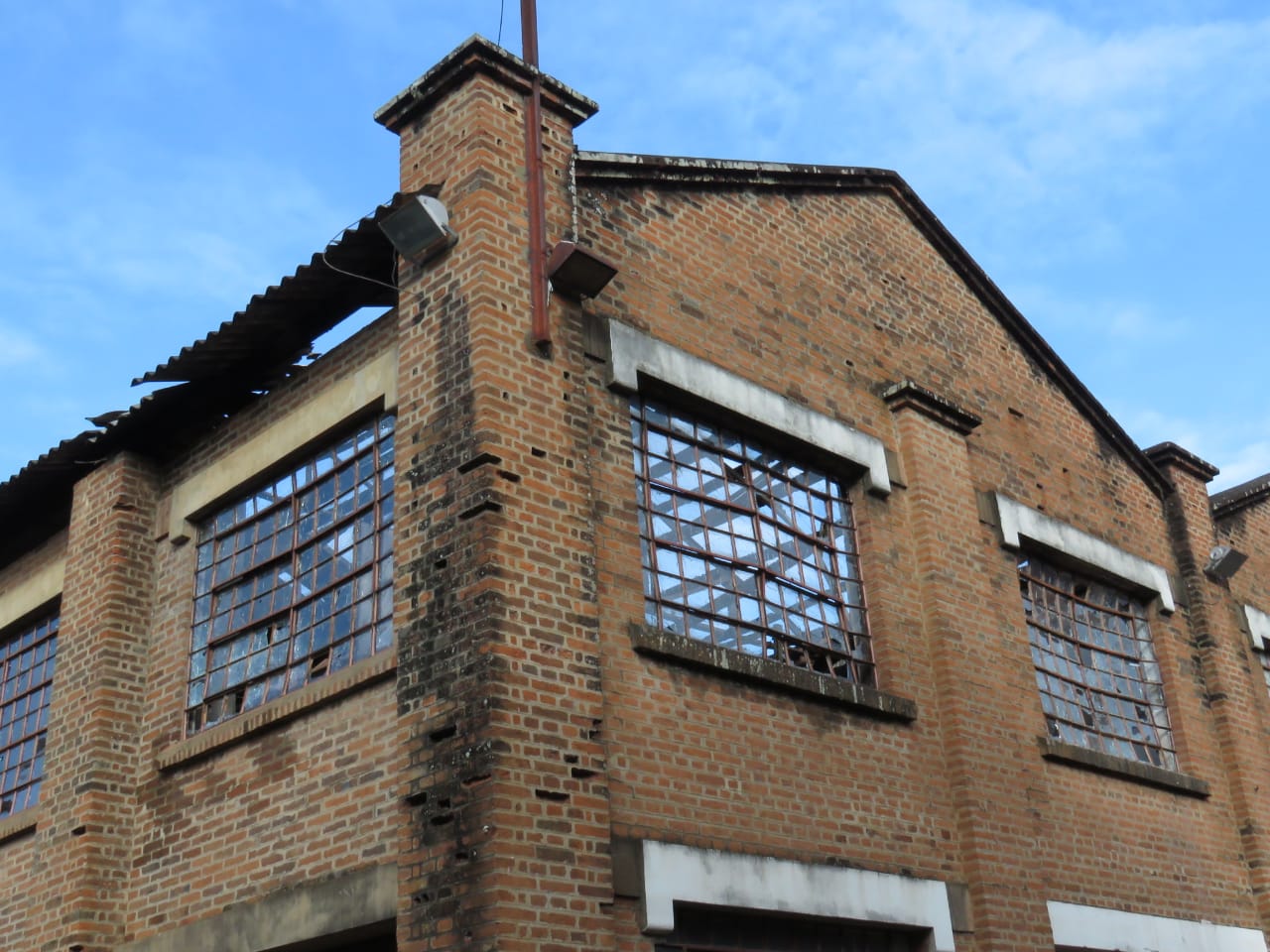 Perícia apontará causa do incêndio no Engenho Central, patrimônio de Piracicaba