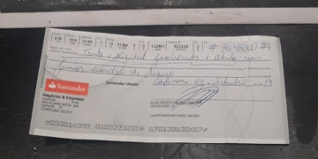 Mulher suspeita de estelionato é presa depois de tentar trocar cheque de R$ 36 mil em Capivari