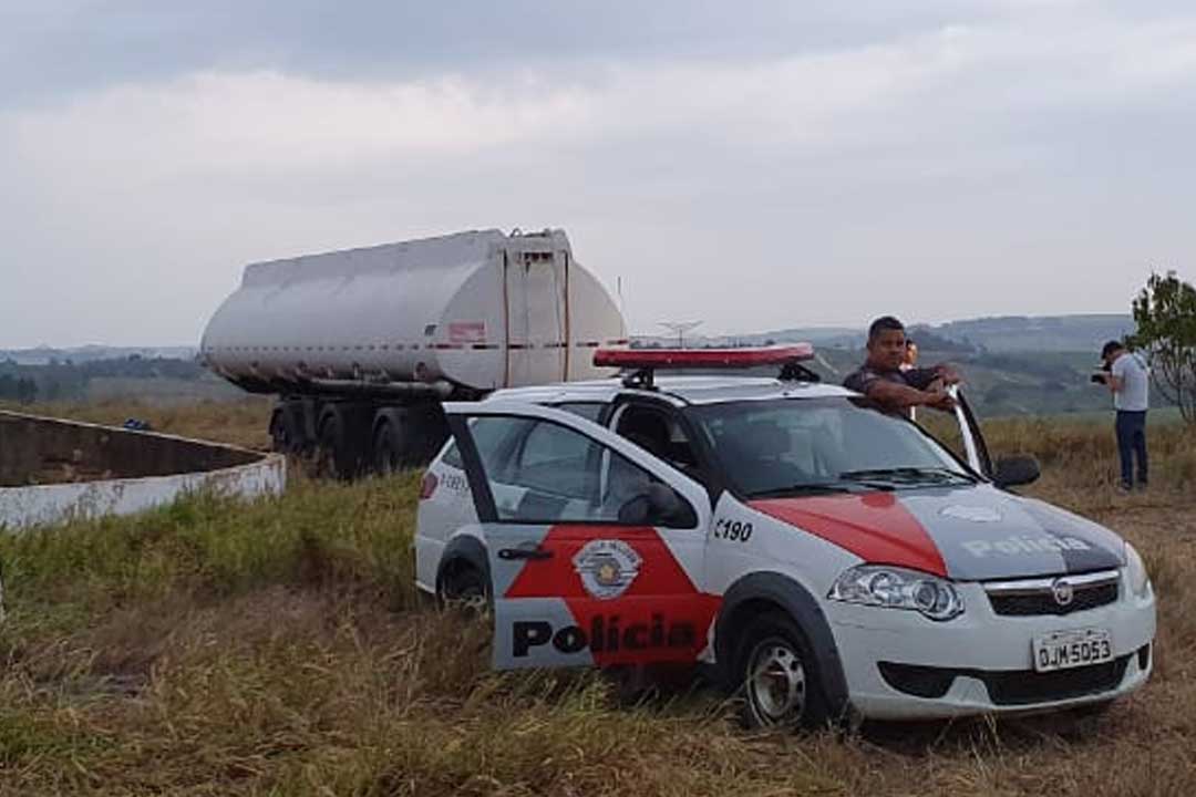 Polícia recupera carga roubada e prende um suspeito em Mombuca