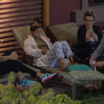 A Fazenda: Em conversa, Thayse dispara: ‘Tem gente aqui que todo dia é uma cara’