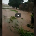 Chuva derruba casa e arrasta trailer em Rio das Pedras