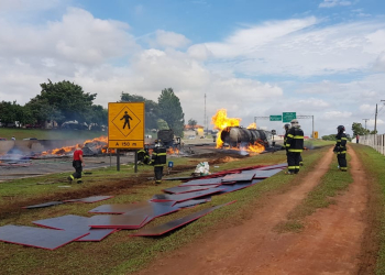 Em Limeira, acidente com dois caminhões deixa uma pessoa em estado grave