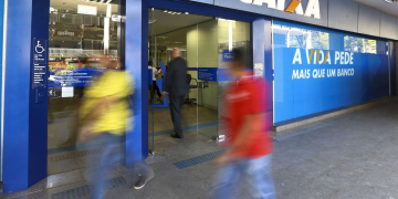 Bancos abrem em horário especial nesta terça-feira (24)