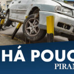Em Piracicaba, homem perde controle de veículo e fica preso em barras de ferro