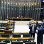 4 ANOS DE PRISÃO | Criar com Inteligência Artificial ou compartilhar fotos de humanos nus ou em atos sexuais agora é crime no Brasil