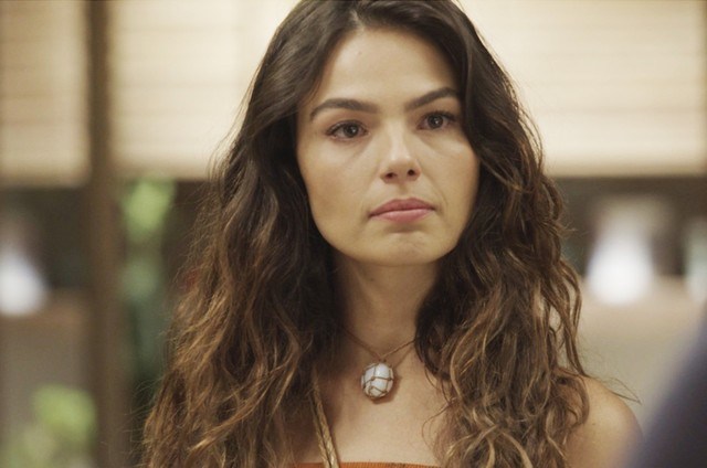 Betina (Ísis Valverde) em Amor de Mãe (Foto: Globo)
