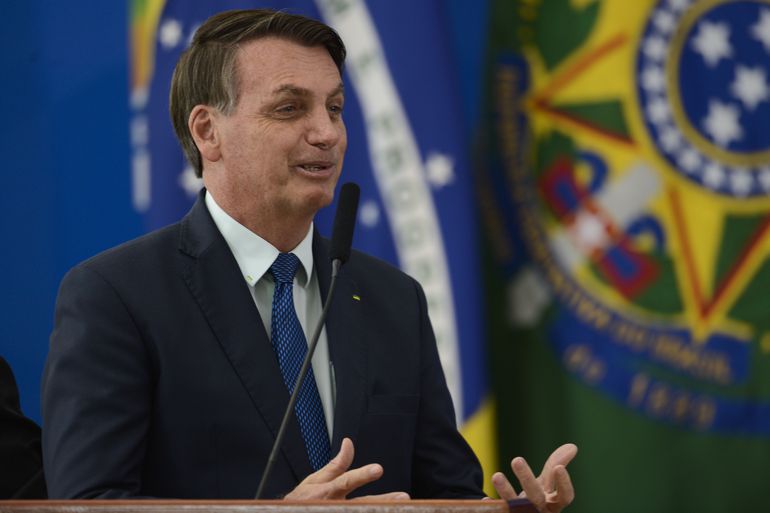 Bolsonaro quer parecer do Ministério da Saúde para volta gradual do futebol
