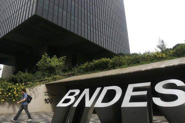 Lucro do BNDES cai pela metade no 1º trimestre mesmo com venda de ações da Petrobras