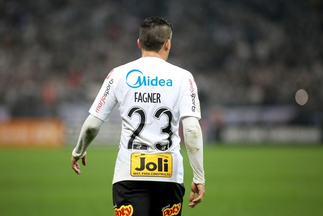 Corinthians pede a Globo e federações para não jogar à noite e aos domingos